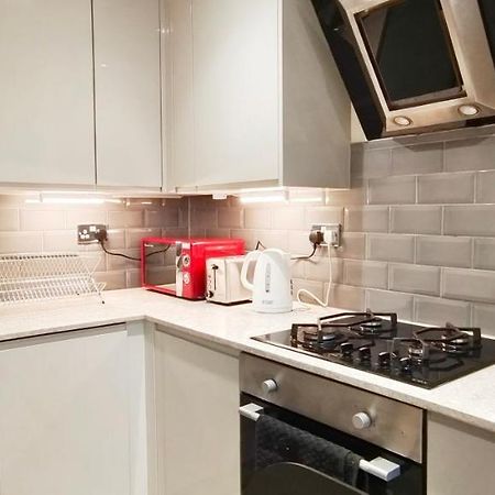 First Floor Flat 1 Northwood Apartment Londra Exterior foto
