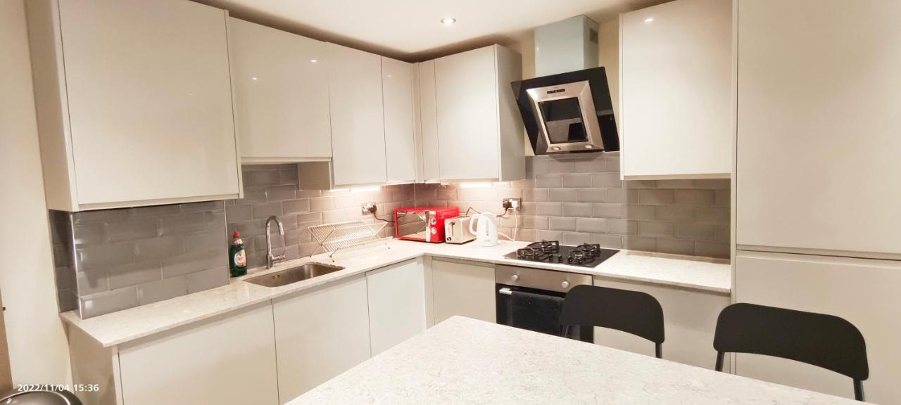 First Floor Flat 1 Northwood Apartment Londra Exterior foto