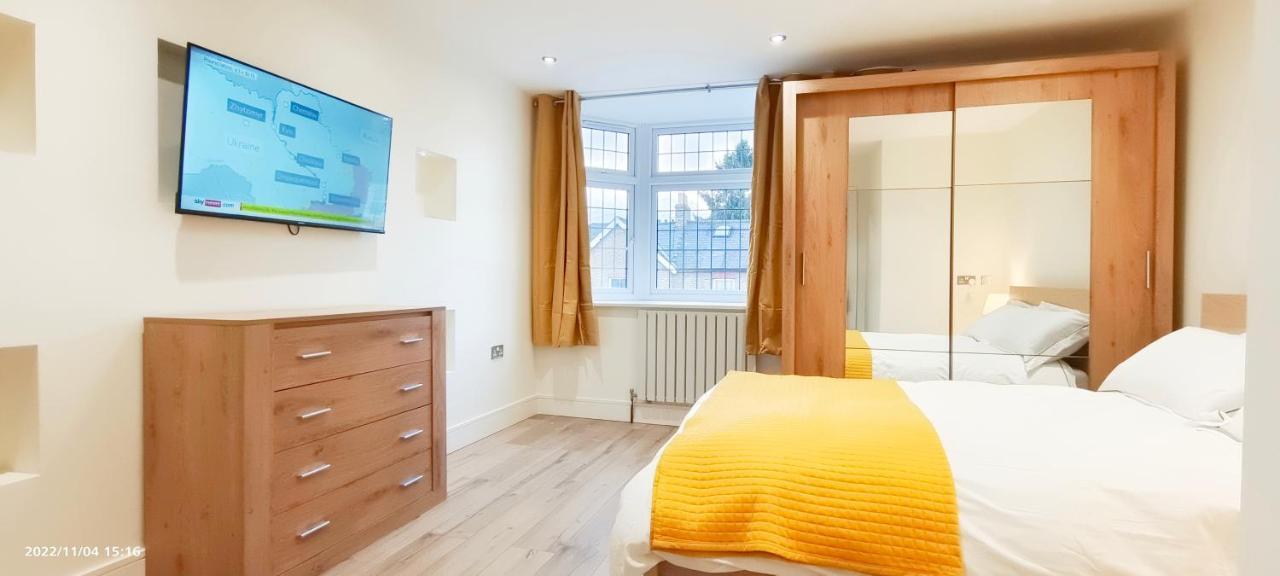 First Floor Flat 1 Northwood Apartment Londra Exterior foto