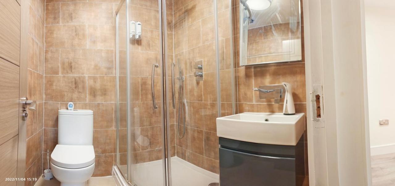 First Floor Flat 1 Northwood Apartment Londra Exterior foto